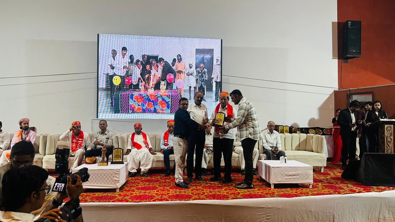 उदयपुर में राष्ट्रीय स्तर पर सम्मानित हुए डॉ. महेंद्र सिंह सोलंकी |